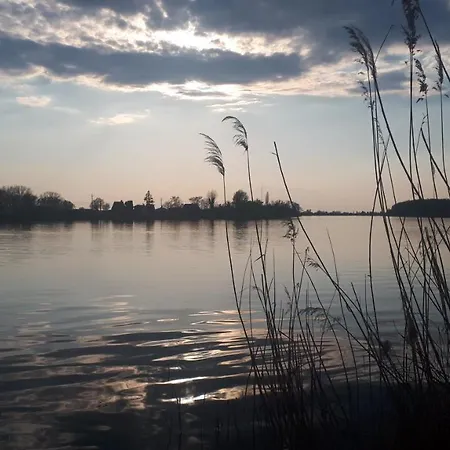 Steghouse Kis-duna Feriehus Domsod