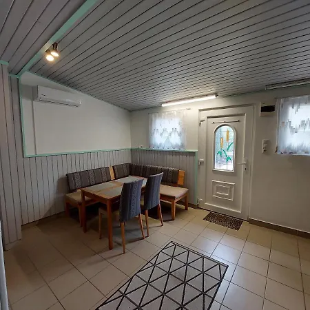 Steghouse Kis-duna Feriehus Domsod