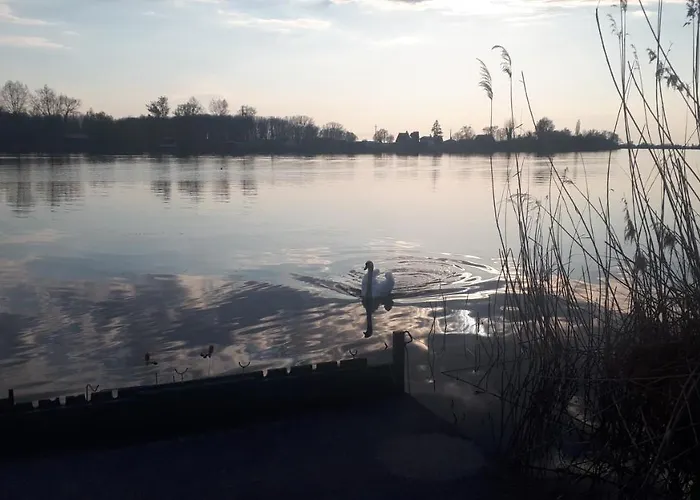 Steghouse Kis-duna Ferienhaus *